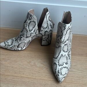 Steve Madden Black and White Patterned Ankle Boots